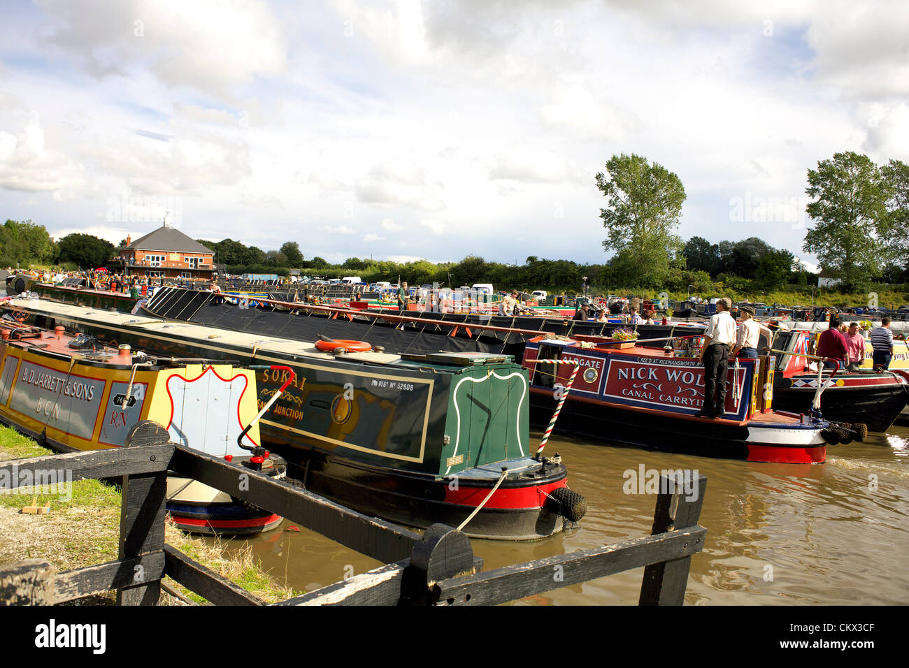 Recueillir des bateaux sur le Canal de Coventry pour la collecte 2012 Alvecote bateau historique, août vacances de banque, 25 août 2012, Alvecote Alvecote, Marina, près de Tamworth, Staffordshire, Angleterre, Royaume-Uni, Banque D'Images