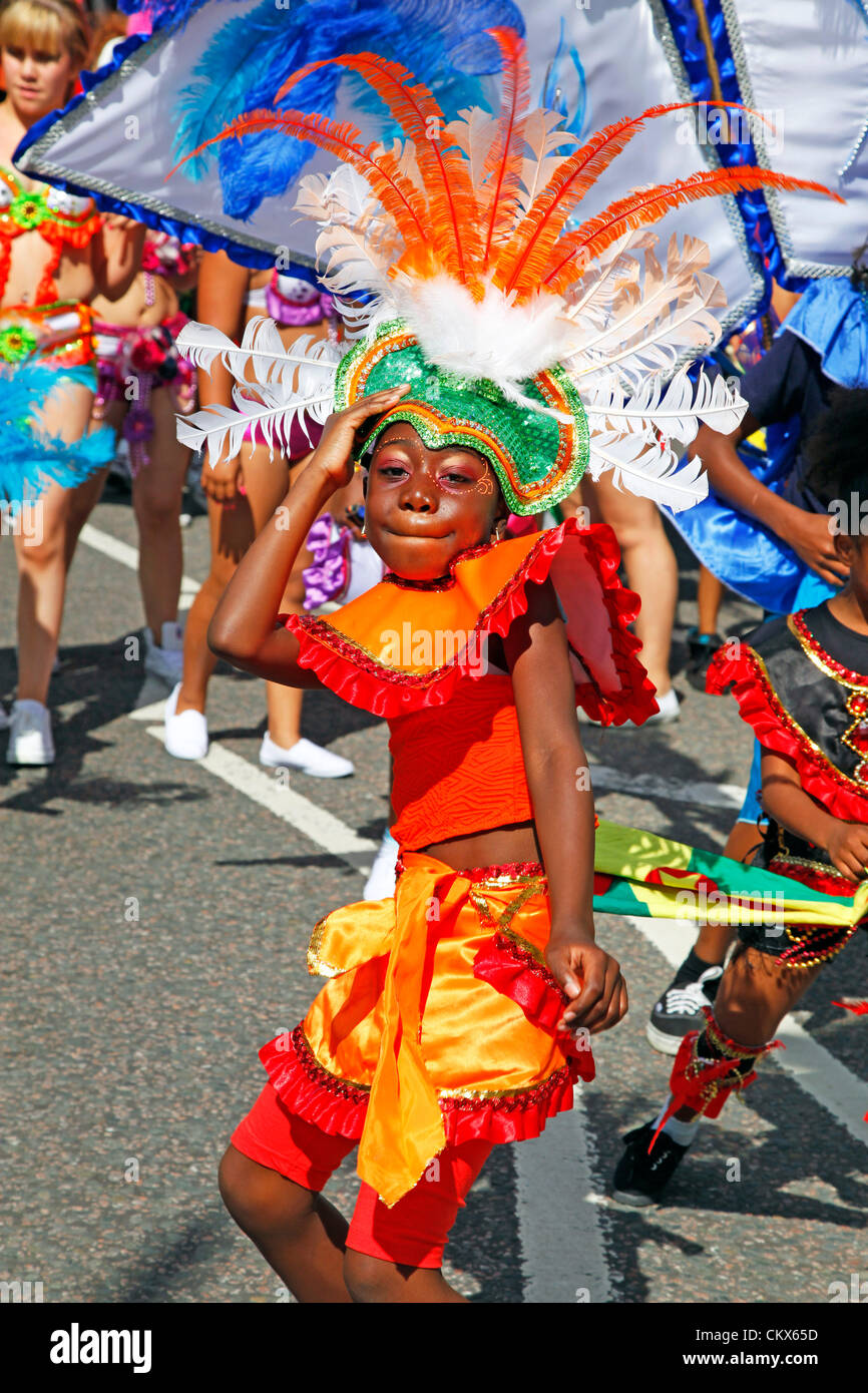 26 août 2012. Les participants au carnaval de Notting Hill sur la Journée de l'enfance, Londres, Angleterre Banque D'Images