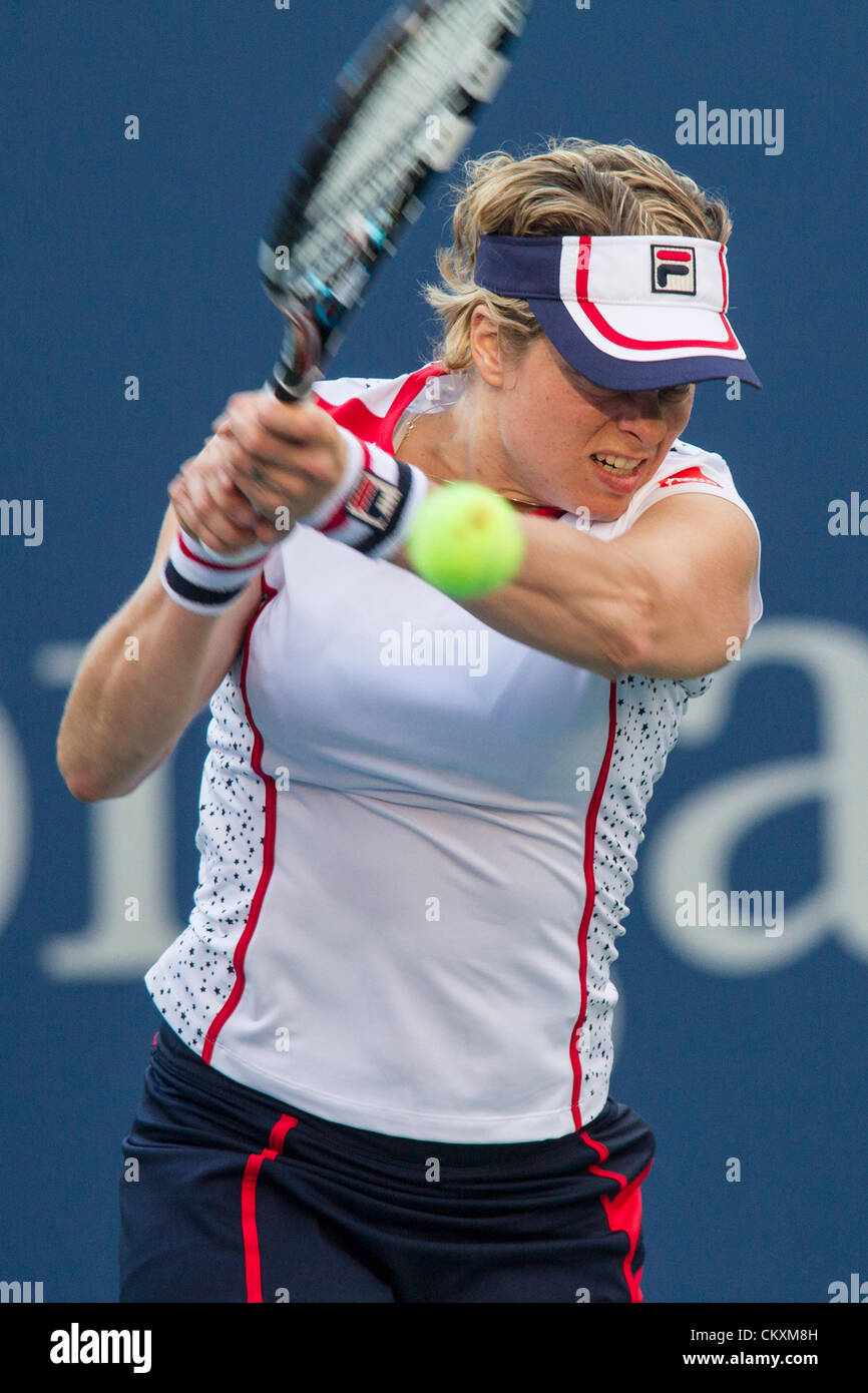 New York, USA. 29 août 2012. Kim Clijsters (BEL) se termine sa carrière après avoir perdu son premier match à l'US Open 2012 Banque D'Images