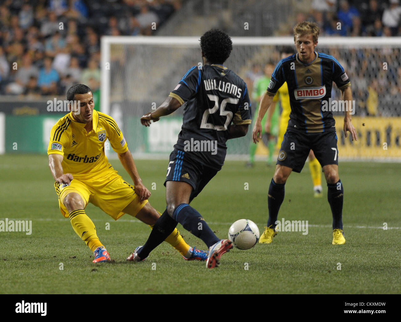 Chester, Pennsylvanie, USA. 29 août 2012. L'Union de Philadelphie, SHEANON WILLIAMS, dans l'action contre le Columbus Crew's, DILLY DUKA au PPL Park. (Crédit Image : © Ricky Fitchett/ZUMAPRESS.com) Banque D'Images