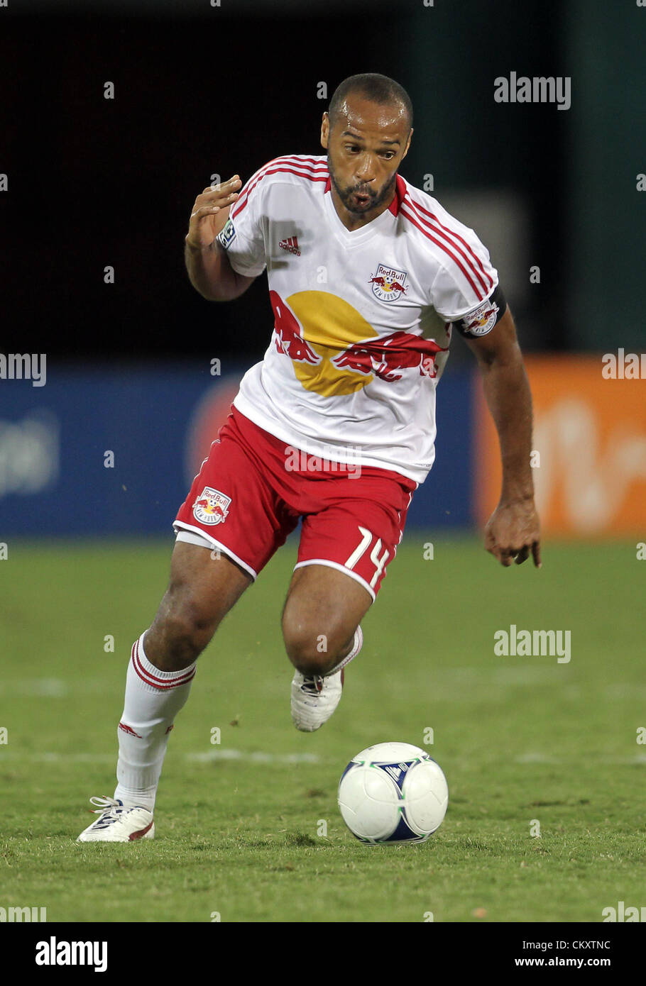 29.08.2012. Washington, DC. Thierry Henry (14) de la New York Red Bulls MLS au cours d'un match contre DC United au Stade RFK, à Washington DC. Le jeu est terminé dans un 2-2 tie. Banque D'Images