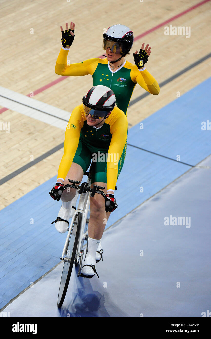 31.08.2012 Londres, Angleterre. Felicity Johnson et Stephanie Morton de l'Australie en action pendant la journée 2 de la piste de vélo paralympique le vélodrome. Banque D'Images