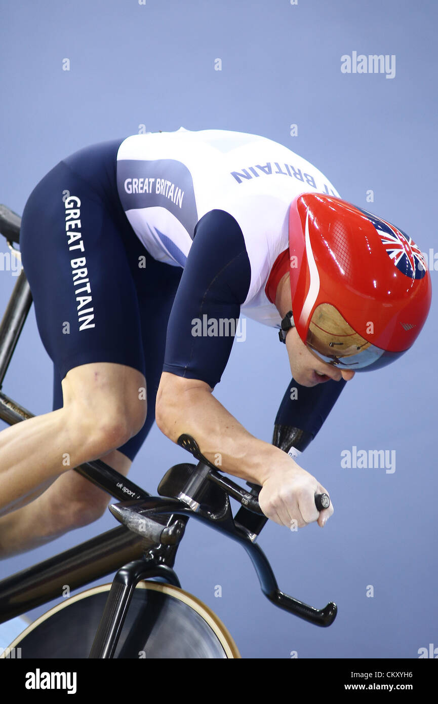 31.08.2012 Londres, Angleterre. Jon-Allan Butterworth (GBR) en action au cours de la Men's Ind. C4-5 1km contre la montre à jour 2 des Jeux Paralympiques le cyclisme sur piste du vélodrome. Banque D'Images