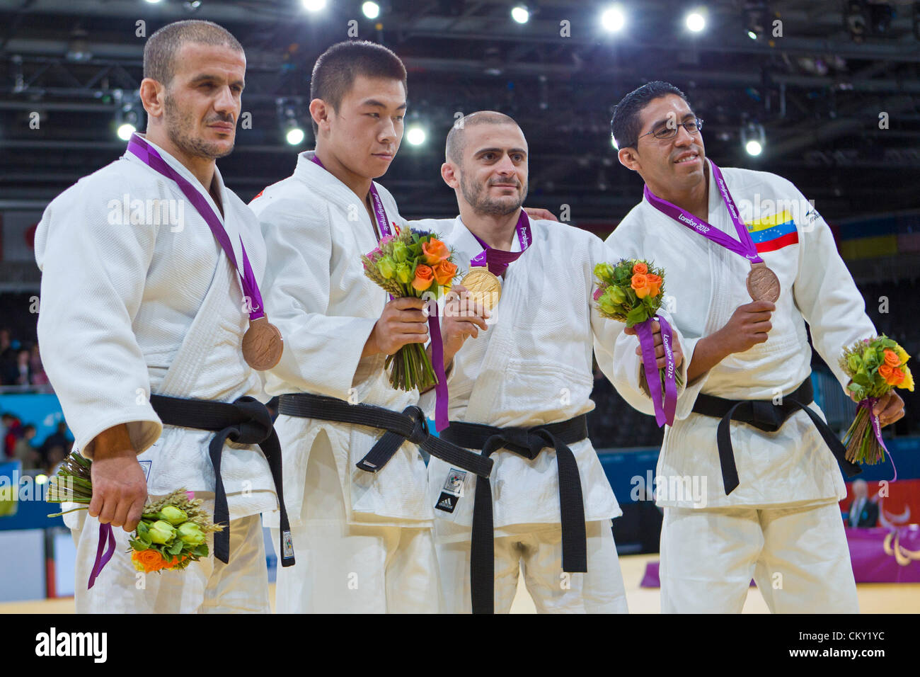 30.08.2012. Stratford, London, England, 2012 Jeux paralympiques. u66 kilo médailles judo. De gauche à droite Sid Ali Lamri (ALG), Zhao Xu (CHN), Davyd Khorava (UKR), Marcos Falcon (VEN) Banque D'Images