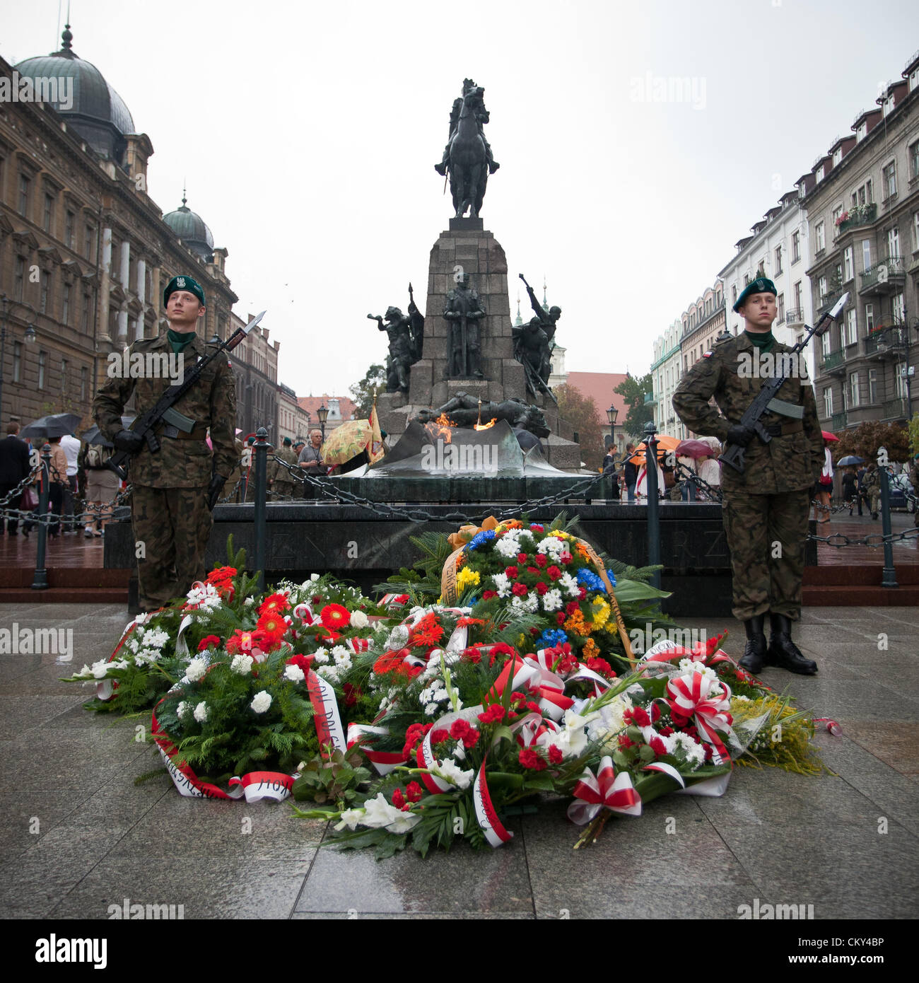01 septembre, 2012. Cracovie, Pologne - 73e anniversaire du début de la Seconde Guerre mondiale. Le début de la guerre est généralement tenu pour être le 1er septembre 1939, en commençant par l'invasion allemande de la Pologne. La Grande-Bretagne et la France déclarent la guerre à l'Allemagne deux jours plus tard. Banque D'Images