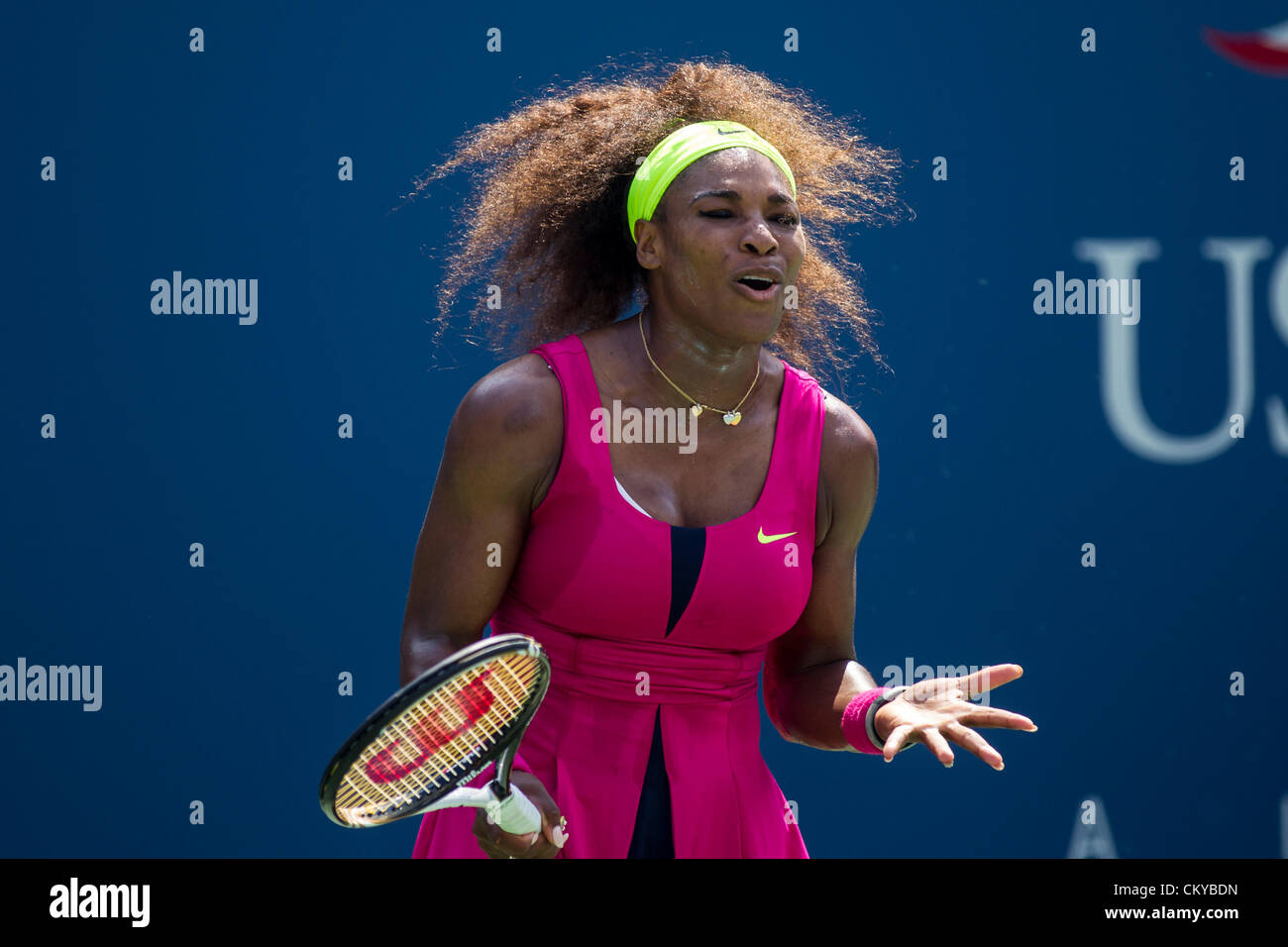 Serena Williams (USA) réagit à une miss tourné à l'US Open 2012, le tournoi de tennis de Flushing, New York. USA. 1er septembre. Banque D'Images