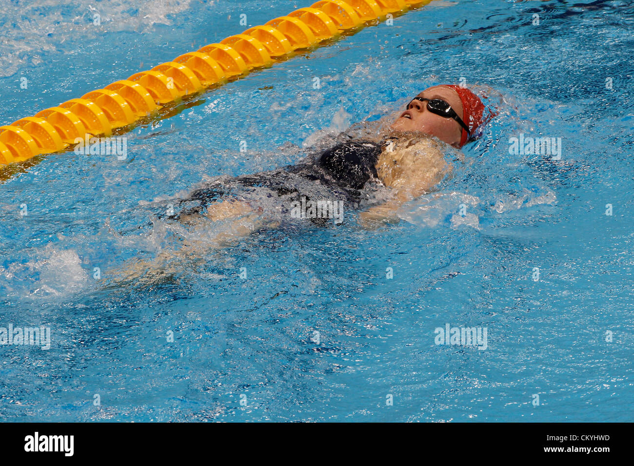 03.09.2012 Londres, Angleterre. Ellie SIMMONDS (GBR) en action lors de son record du monde de nager dans la women's 200m IM SM6 le 5ème jour de la natation paralympique du centre aquatique. Banque D'Images