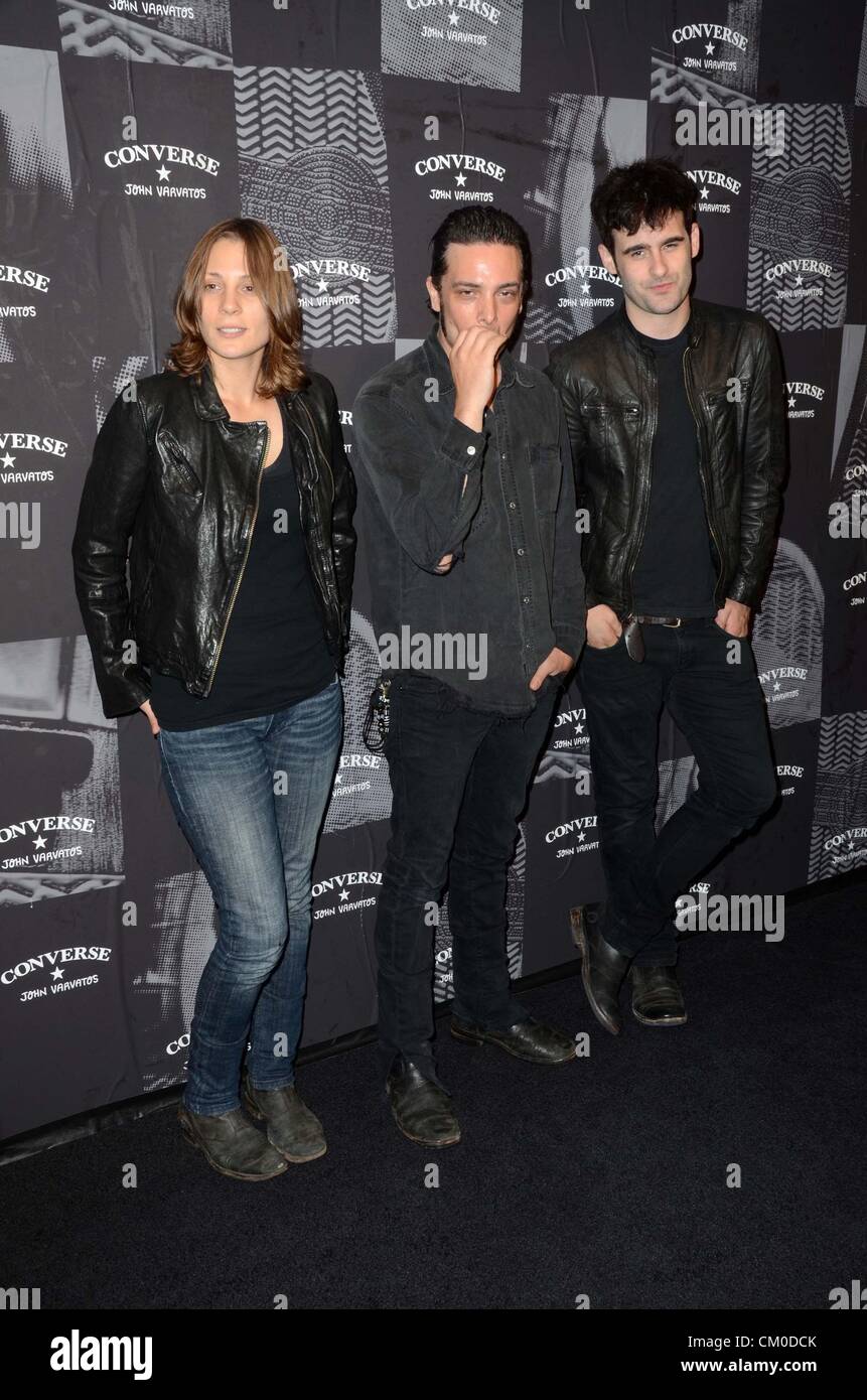 New York, USA. 7 septembre 2012. Black Rebel Motorcycle Club, Leah Shapiro, Peter Hayes, Robert Levon assisté de John Varvatos Fashion's Night Out (FNO) Célébration, John Varvatos boutique, New York, NY Le 7 septembre 2012. Photo par : Derek Storm/Everett Collection/Alamy Live News Banque D'Images