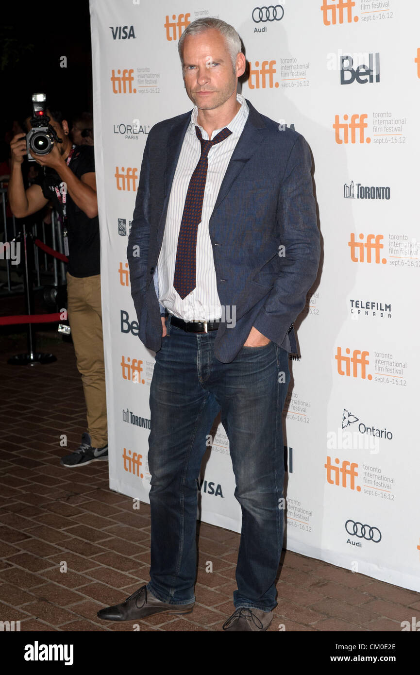 7 septembre 2012 - Toronto, Ontario, Canada - Cinéaste MARTIN MCDONAGH assiste à la même 'psychopathes' premiere pendant le Festival International du Film de Toronto 2012 tenue à Ryerson Theatre Le 7 septembre 2012 à Toronto, Canada (crédit Image : ©/ZUMAPRESS.com) Vidyashev Igor Banque D'Images