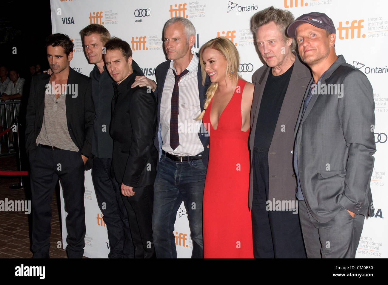 7 septembre 2012 - Toronto, Ontario, Canada - (L-R) l'acteur Colin Farrell, producteur GRAHAM BROADBENT, l'acteur SAM ROCKWELL, le réalisateur Martin MCDONAGH et acteurs Abbie Cornish, CHIRSTOPHER WALKEN et Woody Harrelson assister à la même 'psychopathes' premiere pendant le Festival International du Film de Toronto 2012 tenue à Ryerson Theatre Le 7 septembre 2012 à Toronto, Canada (crédit Image : ©/ZUMAPRESS.com) Vidyashev Igor Banque D'Images