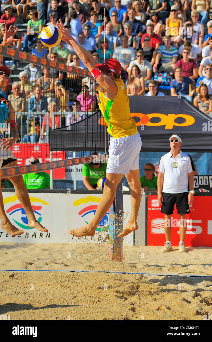 Philip Gabathuler. L'équipe Gabathuler-Gerson gagne la petite finale (pour la 3e place) par rapport à l'équipe à l'Sutter-Sutter Swiss beach-volley (Championchip Coop Beachtour) à Berne, Suisse. Banque D'Images