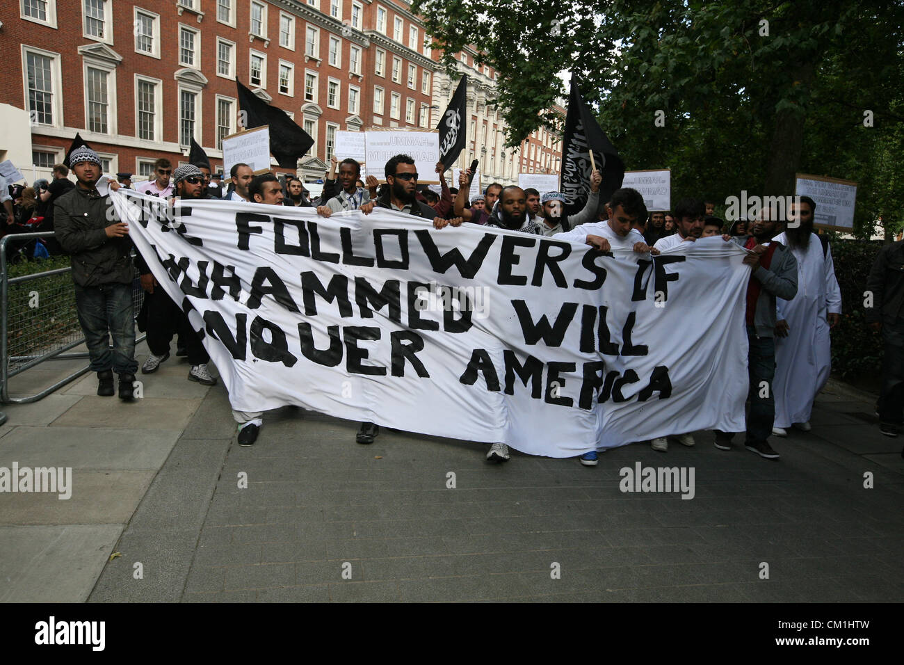 Londres, Royaume-Uni, 14/09/2012, les musulmans démontrent à l'ambassade américaine à Londres. S'opposent à l'anti-islamisme film 'Innocence des musulmans" qui insulte Mohammed Mario Mitsis / Alamy Live News Banque D'Images