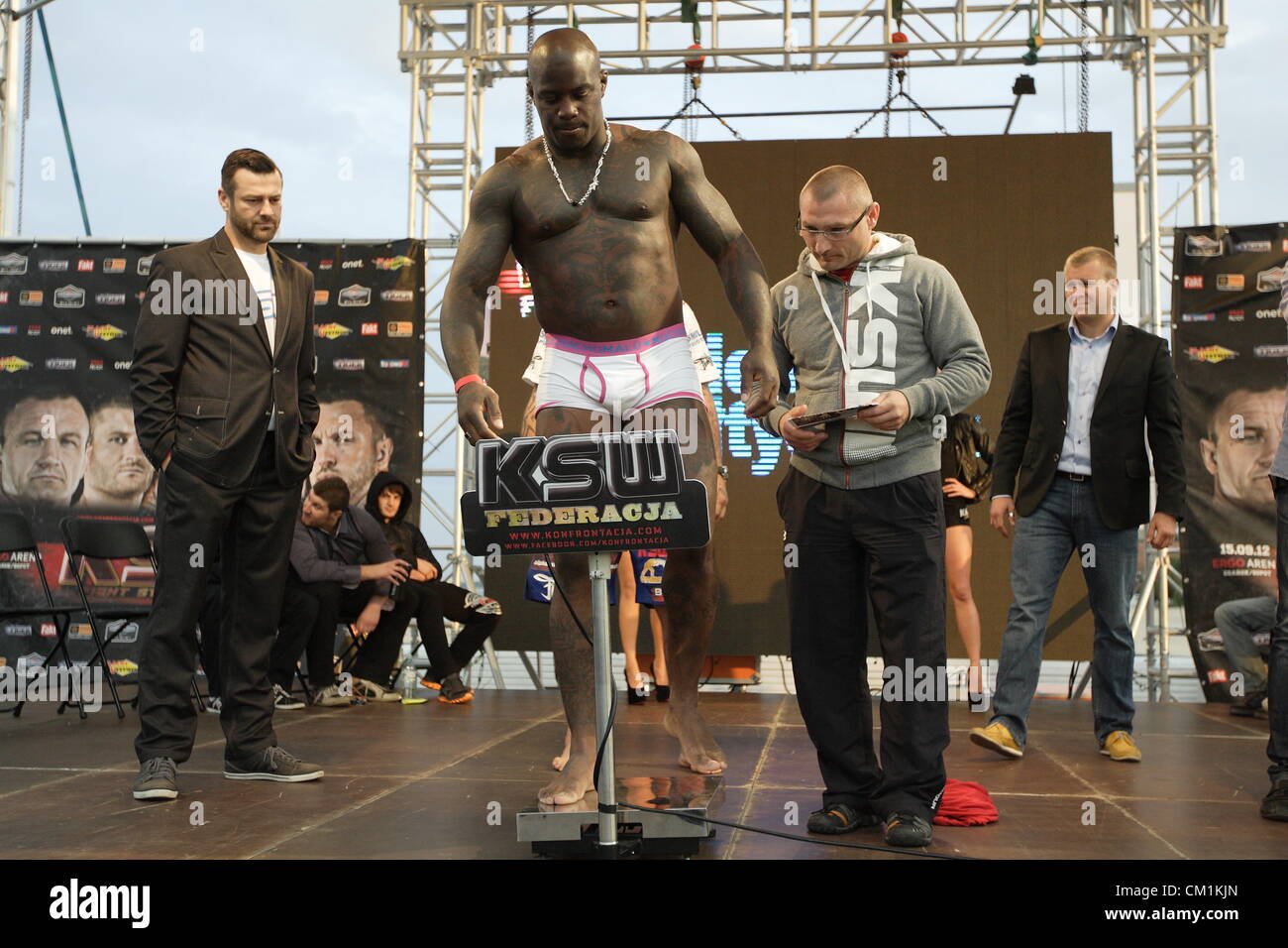 Sopot, Pologne 14th, septembre 2012 Cérémonie officielle avant ' pondérée KSW 20 - Confrontation 20 Arts Martiaux ' qui aura lieu le 15 septembre à Sopot. MMA fighter Rodney Glunder au cours de la cérémonie Banque D'Images