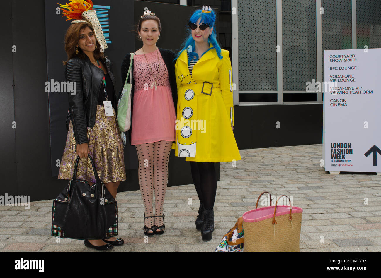 3 femmes London Fashion week 16 septembre 2012 UK Somerset House, Londres Uk Banque D'Images