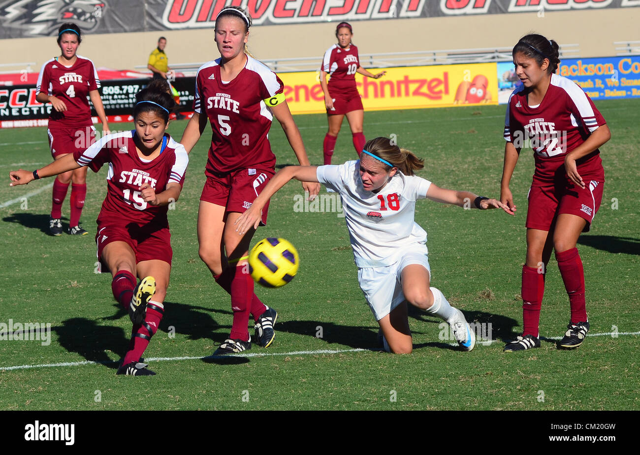 16 septembre 2012 - Albuquerque, NM, États-Unis - 091612 . L'UNM Lobos vs New Mexico State Aggies women's soccer . Match joué le dimanche 16 septembre 2012. (Crédit Image : © Adolphe Pierre-Louis/Albuquerque Journal/ZUMAPRESS.com) Banque D'Images