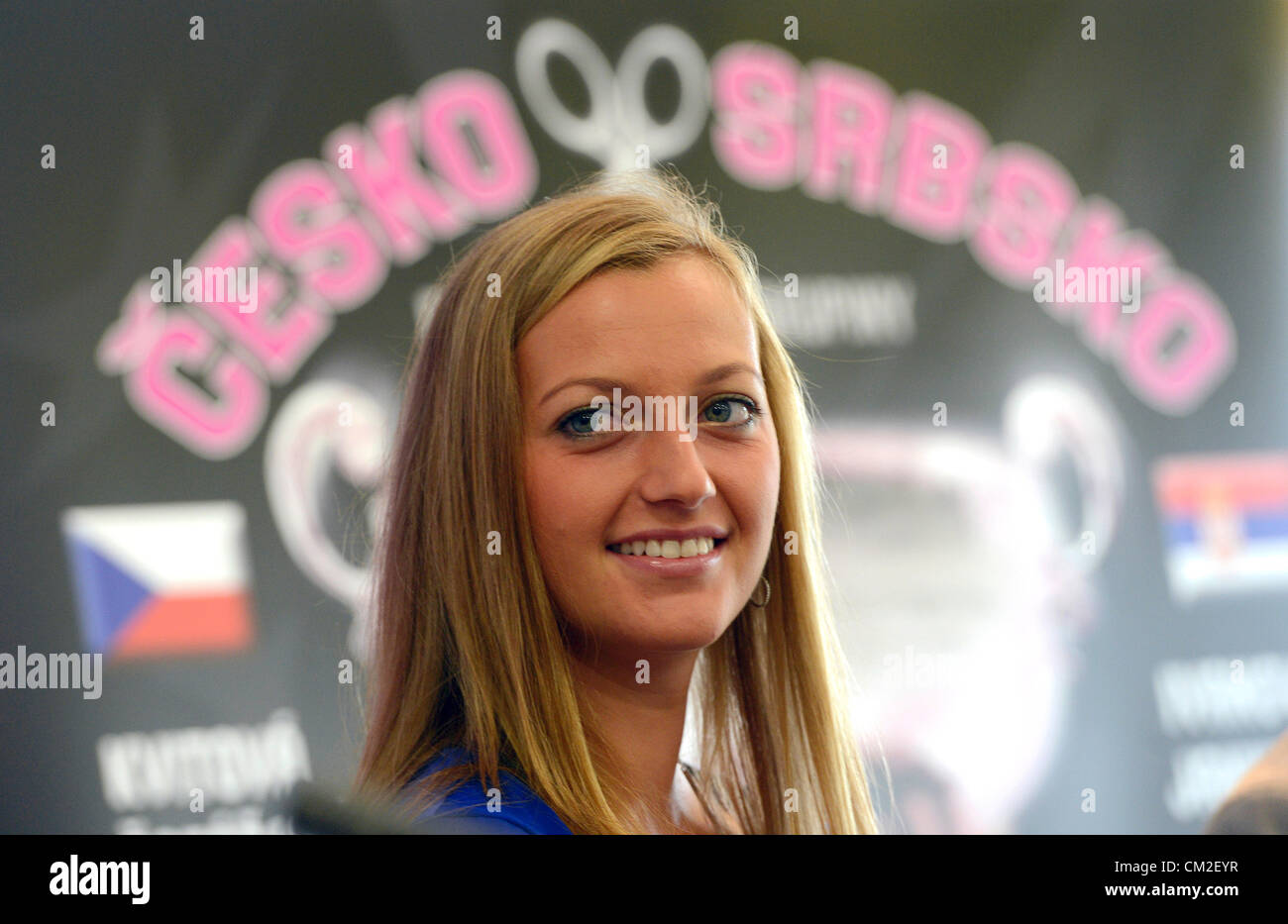 Le joueur de tennis tchèque Petra Kvitova ressemble au cours d'une conférence de presse à Prague, en République tchèque, le mardi 20 septembre 2012. (Photo/CTK Katerina Sulova) Banque D'Images