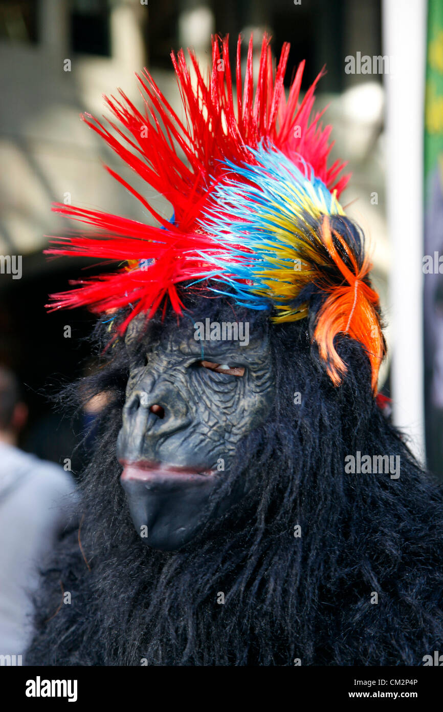 Londres, Royaume-Uni. 22 septembre 2012. Great Gorilla Run 2012 une organisation à exécuter en robe de soirée les gorilles pour sauver les gorilles de montagne Banque D'Images