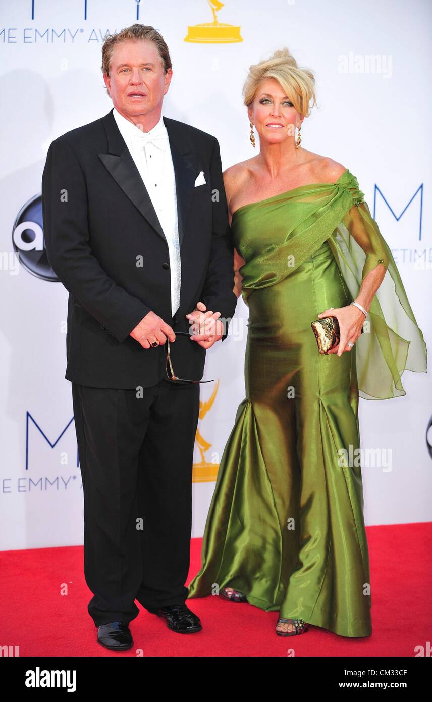 Tom Berenger Patricia Alvaran arrivants64th Primetime Emmy Awards - Arrivals Partie 2 Nokia Theatre L.A LIVE Los Angeles CA Banque D'Images