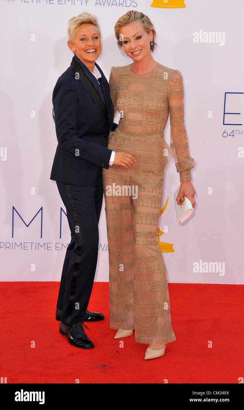23 septembre 2012 - Los Angeles, Californie, États-Unis - Portia de Rossi, Ellen Degeneres.La 64e Primetime Emmy Awards - arrivée le 23 septembre 2012 à Nokia Theatre L.A Live,Los Angeles, CA.USA.(Image Crédit : © D. Long/Globe Photos/ZUMAPRESS.com) Banque D'Images