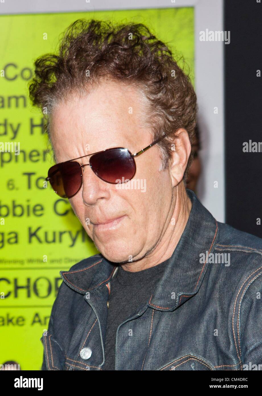 USA. Tom Waits aux arrivées pour sept psychopathes Premiere, Bruin Theatre, Los Angeles, CA le 1 octobre 2012. Photo par : Emiley Schweich/Everett Collection/ Alamy live news. Banque D'Images
