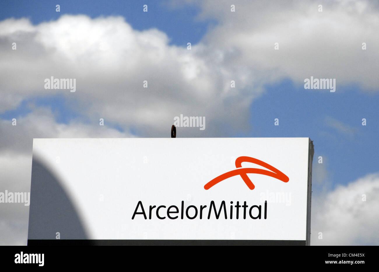 Fos-sur-Mer, France. Lundi 1 er octobre 2012. L'un des hauts fourneaux de l'acier ArcelorMittal Fos-sur-Mer, dans les Bouches-du-Rhone (France) est menacée d'une fermeture. Selon le syndicat CGT, la fermeture est prévue avant la fin de l'automne et menacer jusqu'à 5000 emplois.'Stopping un haut fourneau condamner la fermeture de l'usine et ses 5 000 emplois (CDI, CDD, temporaires, des entrepreneurs) à moyen terme", explique la CGT. Banque D'Images