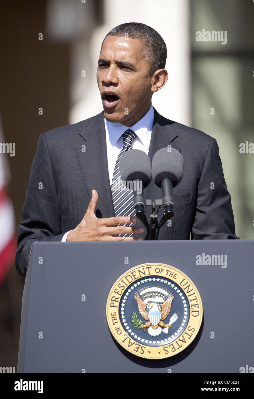 8 octobre 2012 - Keene, Californie, Etats-Unis - le président Barack Obama annonce la création de la CÃƒÂ©ChÃƒÂ sar E.¡vez National Monument sur la propriété connue sous le nom de Nuestra SeÃƒÂ±ora Reina de la Paz (Notre Dame Reine de la paix), ou La Paz le lundi 8 octobre 2012 à Keene, en Californie. Le site a été le siège national de la United Farm Workers (UFW) ainsi que l'accueil et le lieu de travail de CÃƒÂ©ChÃƒÂ r-s¡vez. (Crédit Image : © Armando Arorizo ZUMAPRESS.com)/Prensa Internacional/ Banque D'Images