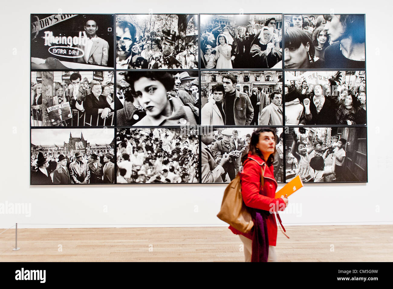 Londres, Royaume-Uni. 8 octobre 2012. La nouvelle exposition de la Tate Modern de l'œuvre de William Klein (travail sur la photo)  + Daido Moriyama (10 octobre 2012 - 20 janvier 2013), mettant en œuvre de deux célèbres photographes vivants. Tate Modern, Londres, Royaume-Uni, 08 octobre 2012. Banque D'Images