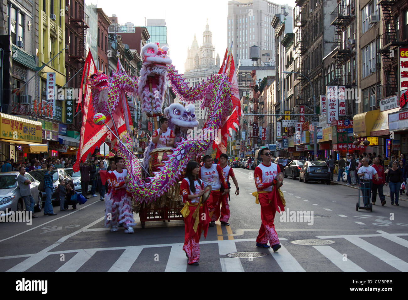 New York, NY, USA - 10 octobre 2012 : Journée nationale de Taiwan parade dans les rues de Chinatown à Manhattan, New York, NY, USA le 10 octobre 2012. Banque D'Images