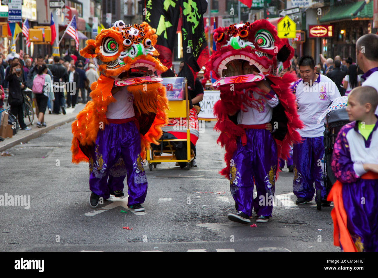 New York, NY, USA - 10 octobre 2012 : Journée nationale de Taiwan parade dans les rues de Chinatown à Manhattan, New York, NY, USA le 10 octobre 2012. Banque D'Images