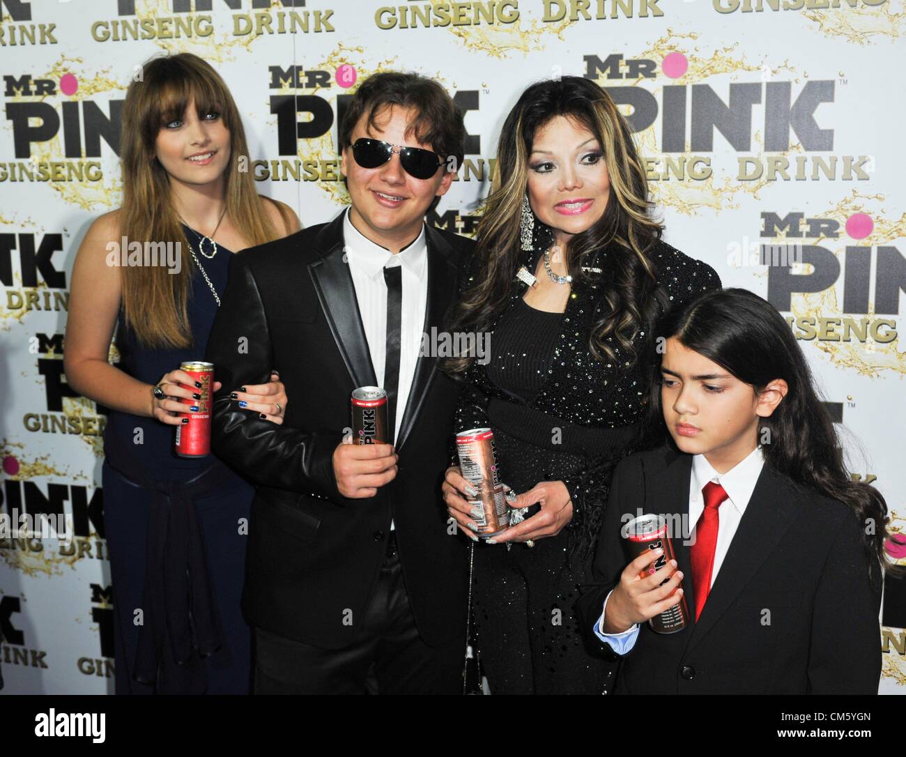 Los Angeles, Californie, USA. 11 octobre 2012. Les enfants Jackson Prince, Paris, Blanket, LaToya Jackson aux arrivées de M. Boisson Ginseng rose Fête de lancement, le Blvd au Regent Beverly Wilshire Hotel, Los Angeles, CA, 11 octobre 2012. Photo par : Elizabeth Goodenough/Everett Collection/Alamy Live News Banque D'Images