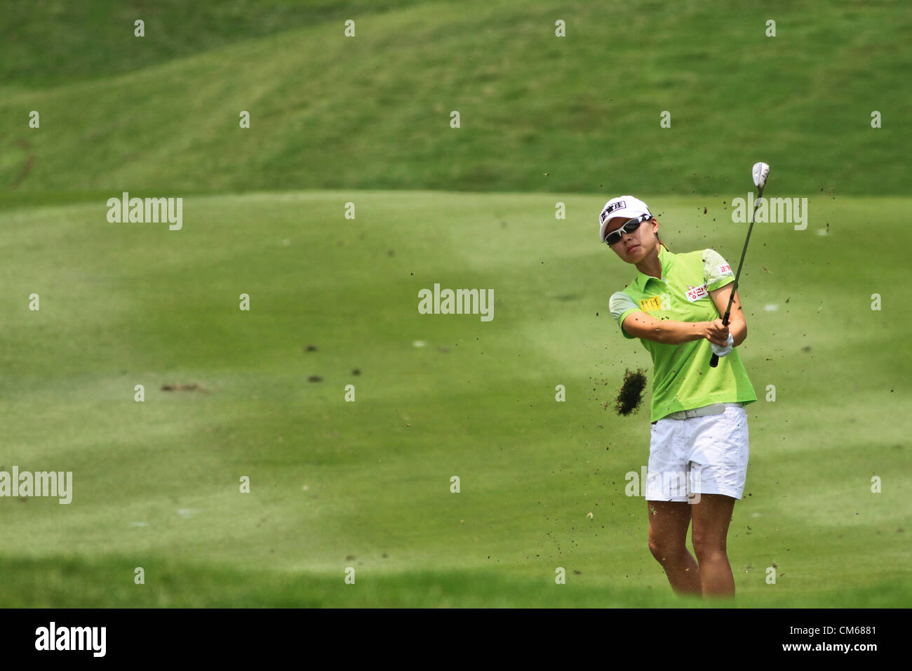 12 Octobre 2012 : Sun Young Yoo Corée du Sud jouent un shot au cours du deuxième tour de la LPGA, Sime Darby 2012 Malaisie à Kuala Lumpur Golf and Country Club, à Kuala Lumpur, Malaisie. Banque D'Images