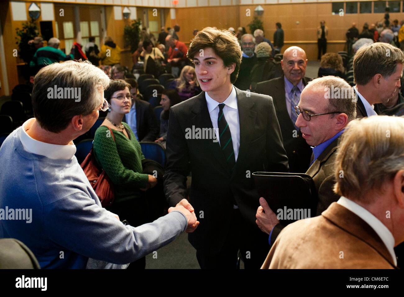 14 octobre, 2012 - Boston, Massachusetts, États-Unis - Petit-fils du Président John F. Kennedy, JACK SCHLOSSBERG au 50e anniversaire programme de la crise des missiles de Cuba à la Kennedy Library. (Crédit Image : © Kelvin Ma/ZUMAPRESS.com) Banque D'Images