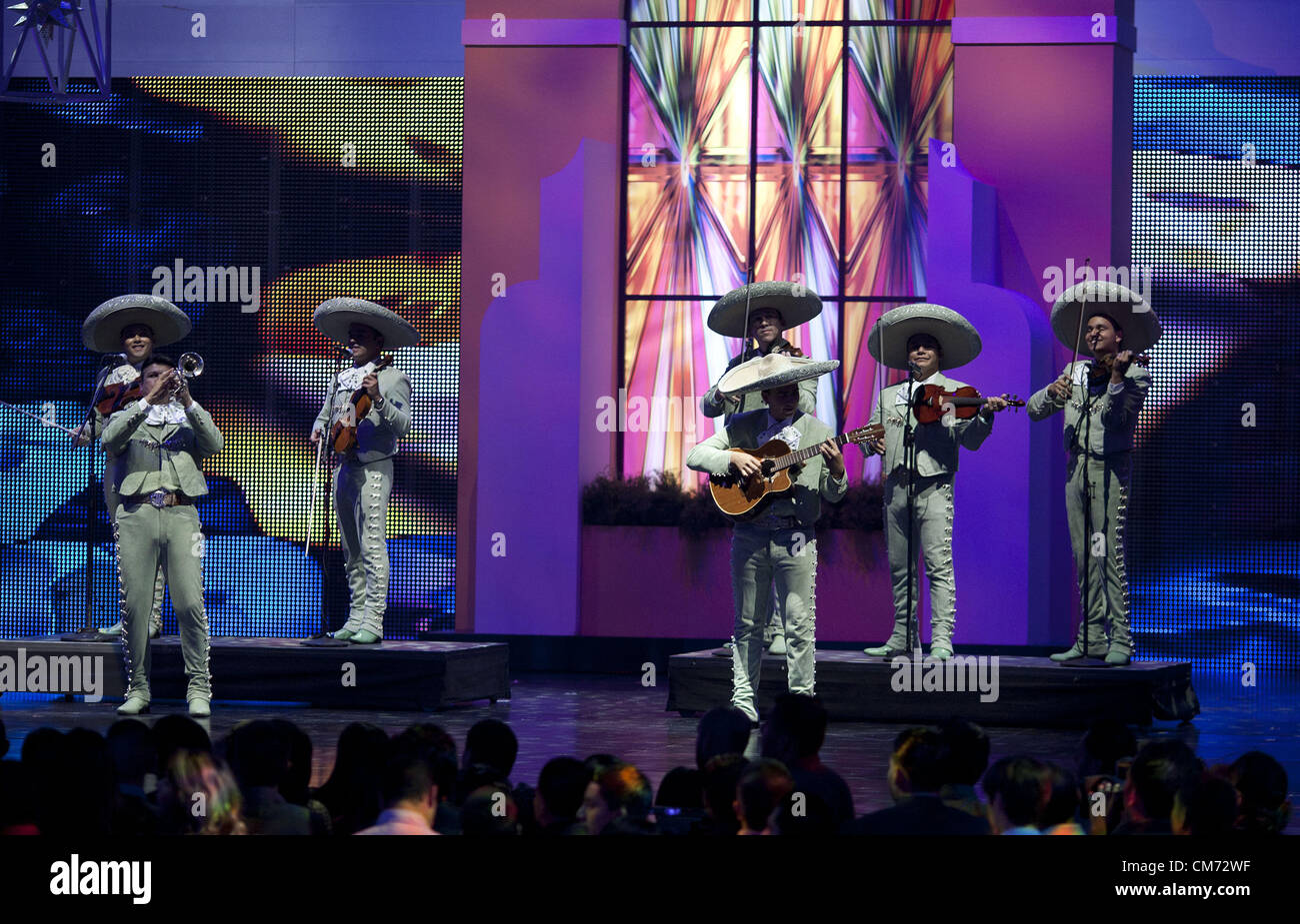 18 oct., 2012 - Los Angeles, Californie, USA - Pepe Aguilar effectue avec Mariachi Sol de Mexico à l'Premios Billboard de la musica Mexicas au Shrine Auditorium le Jeudi, 18 octobre 2012 à Los Angeles, Californie. ARORIZO .ARMANDO (crédit Image : © Armando Arorizo ZUMAPRESS.com)/Prensa Internacional/ Banque D'Images