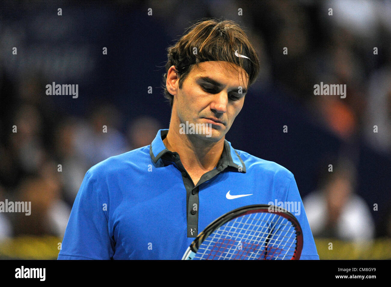 28.10.2012 Bâle, Suisse. La Suisse de Roger Federer en action au cours de la Swiss Indoors ATP World Tour 500 finale entre Roger Federer de Suisse et Juan Martin Del Potro, de l'Argentine à partir de St. Jakobshalle Banque D'Images