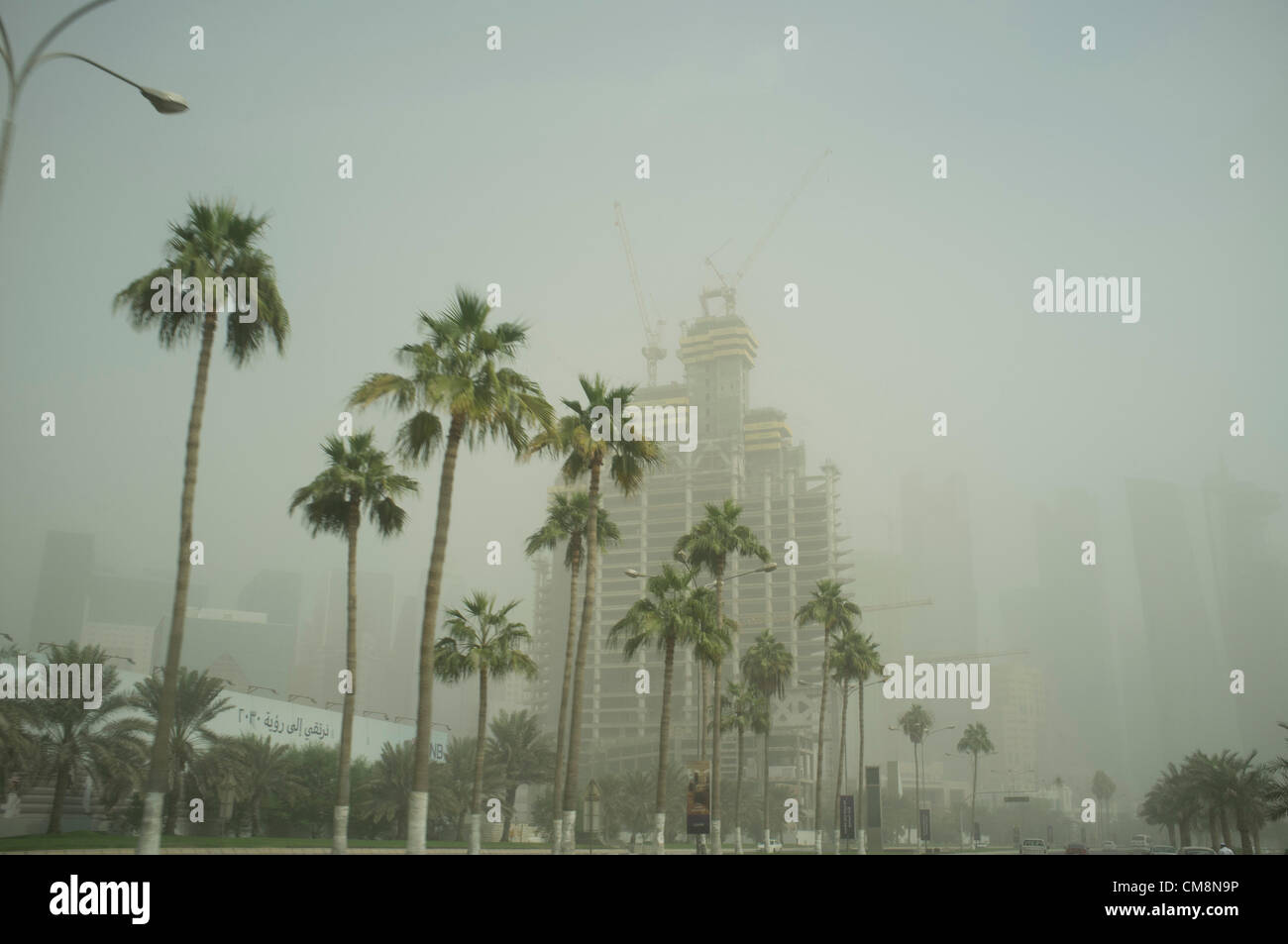 29 octobre 2012. Doha Qatar. Une tempête frappe le Doha capitale de l'état du golfe du Qatar Banque D'Images