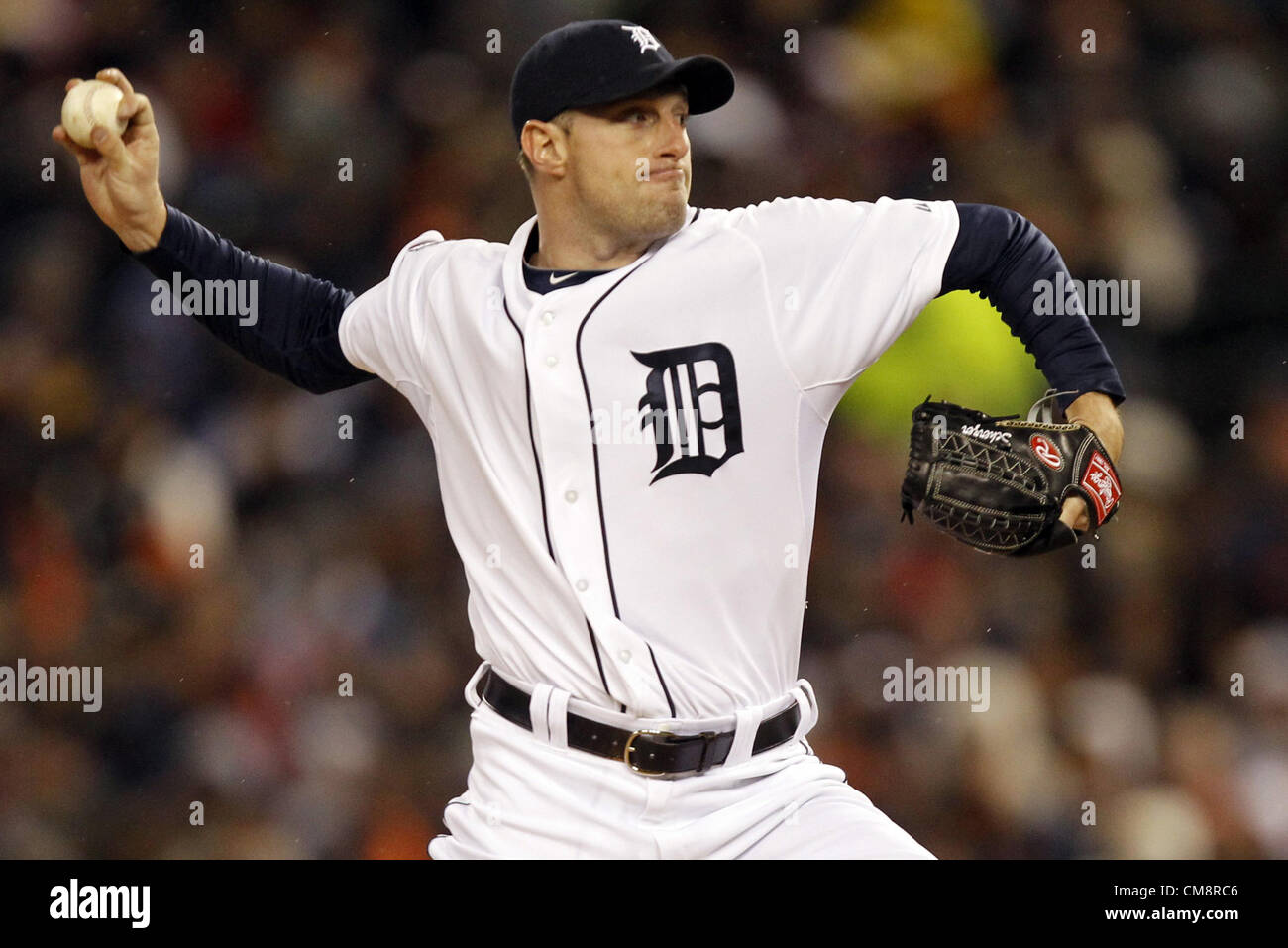 28.10.2012. Detroit, Michigan, USA. Le lanceur partant des Detroit Tigers Max Scherzer offre contre les Giants de San Francisco dans le jeu 4 de la Série mondiale 2012 à Comerica Park à Detroit, Michigan, Dimanche 28 Octobre, 2012. Banque D'Images