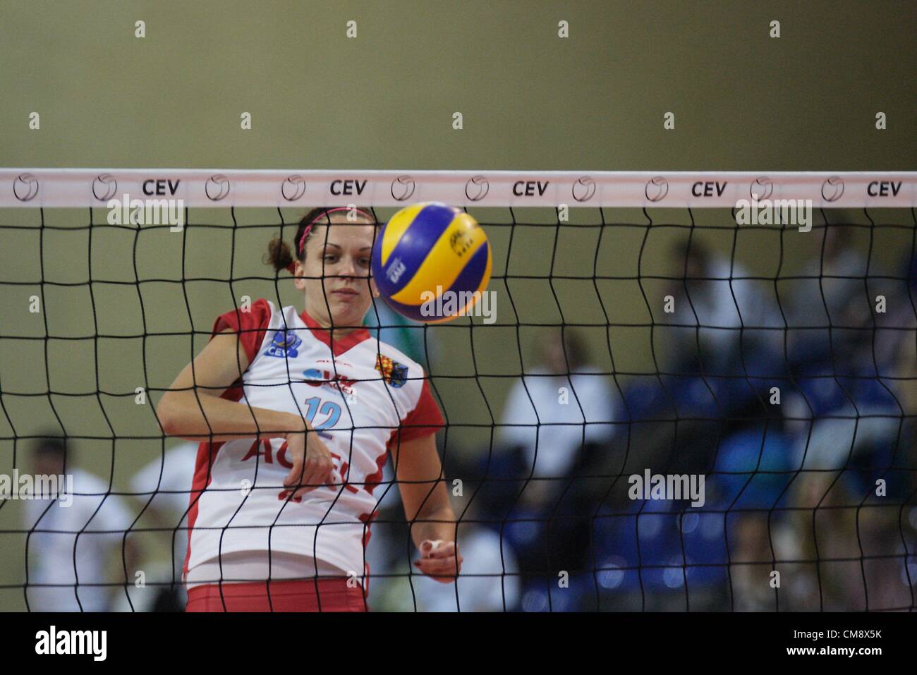 Sopot, Pologne 30 avril, octobre 2012 . 2013 match de la Ligue des Champions de volley-ball CEV est Sopot. Veronika Hroneckova (12) en action lors d'Atom Trefl Sopot (Pologne) v Agel VK Prostejov (République tchèque) jeu Banque D'Images