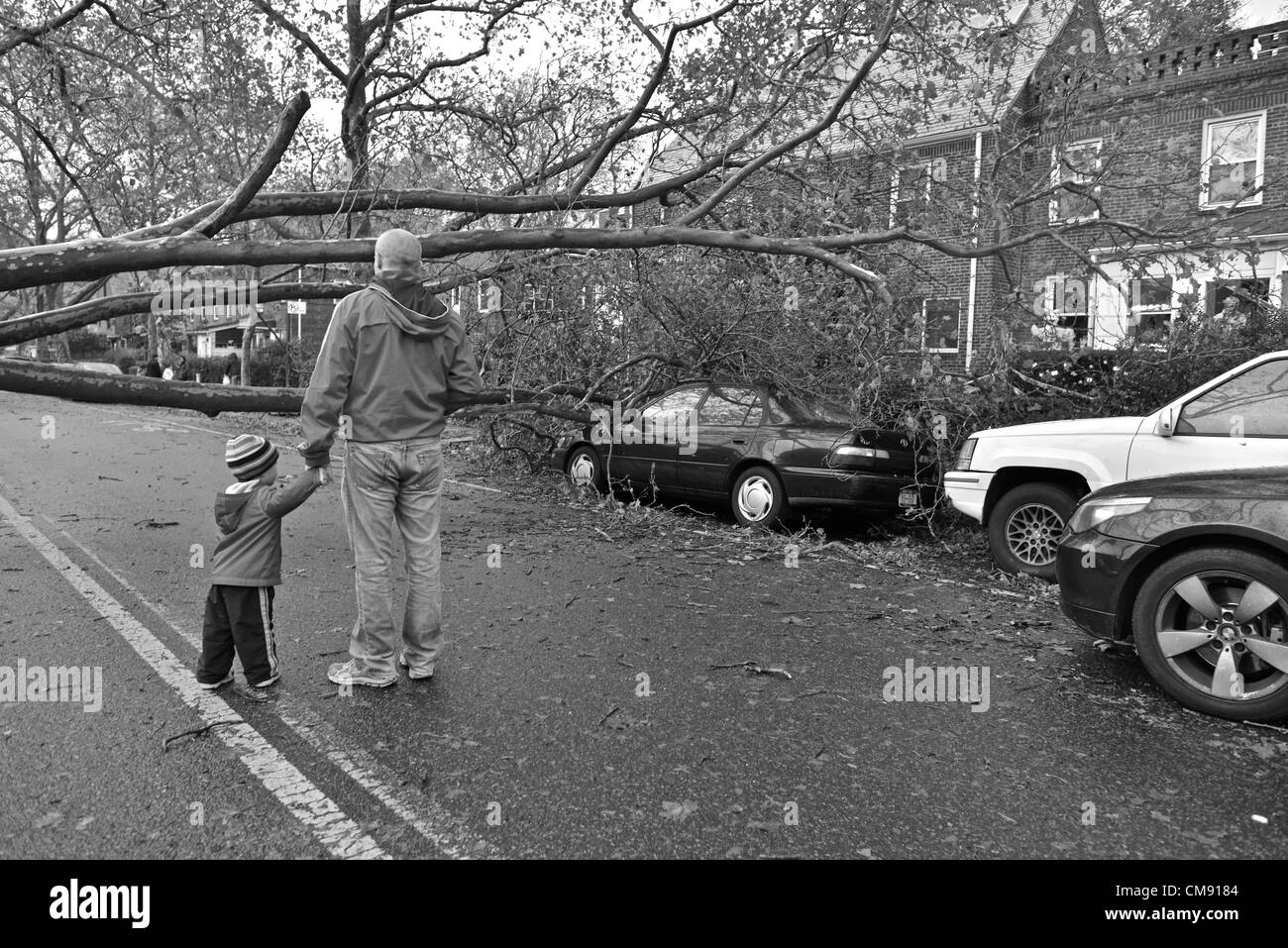 New York, USA. 30 octobre 2012. Lendemain de la tempête tropicale l'Ouragan Sandy super, Queens, New York, États-Unis - 30 octobre 2012 Banque D'Images