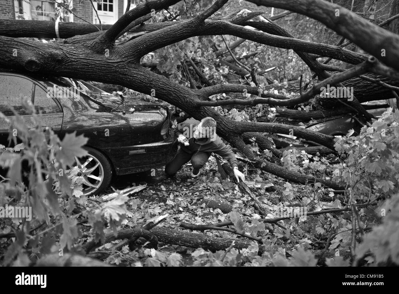 New York, USA. 30 octobre 2012. Lendemain de la tempête tropicale l'Ouragan Sandy super, Queens, New York, États-Unis - 30 octobre 2012 Banque D'Images