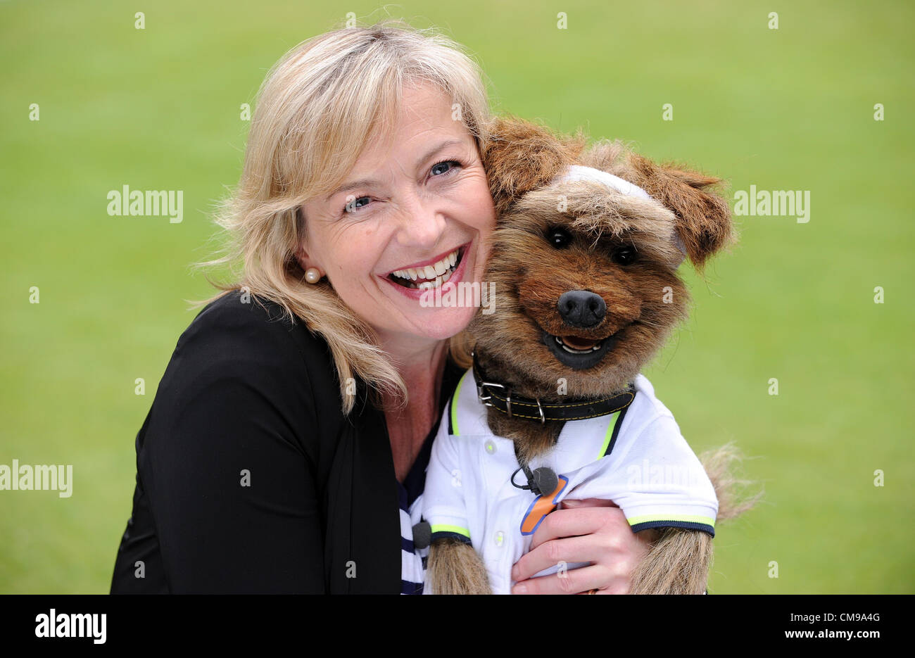 CAROL KIRKWOODN HACKER BBC CBBC présentateur météo présentateur météo de la BBC CBBC & P LE ALL ENGLAND TENNIS CLUB WIMBLEDON LONDRES Banque D'Images