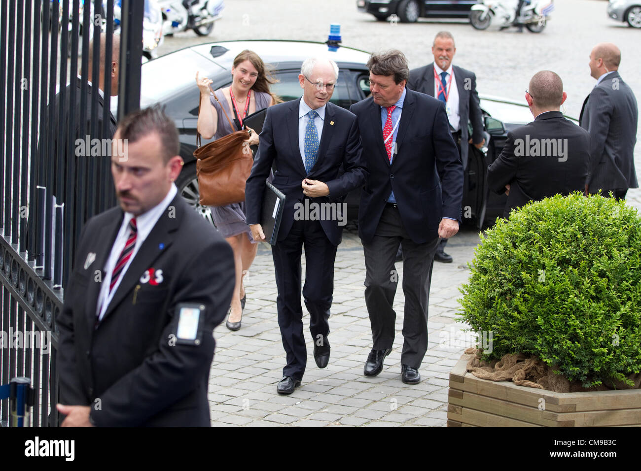 Le sommet de l'UE, l'Académie Royal de Belgique, Bruxelles. 28.06.2012 photo montre M. Herman Van Rompuy, Président du Conseil européen arrivant à Europoean réunion du parti à Bruxelles, à l'Académie Royal de Belgique. Banque D'Images