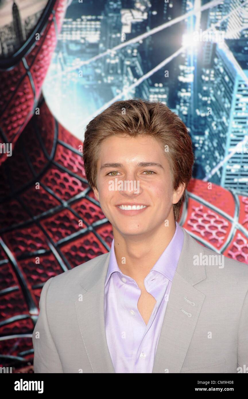 Billy Unger à arrivés pour la premiere AMAZING SPIDER-MAN, Regency Théâtre Westwood Village, New York, NY Le 28 juin 2012. Photo par : Elizabeth Goodenough/Everett Collection Banque D'Images