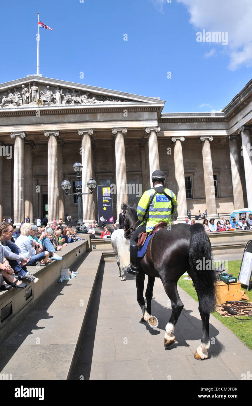 British Museum, Londres, Royaume-Uni. 30 juin 2012. Canada prennent part à la parade de chevaux dans le cadre de la puissance 24, un jour célébrant toutes choses des chevaux. Banque D'Images