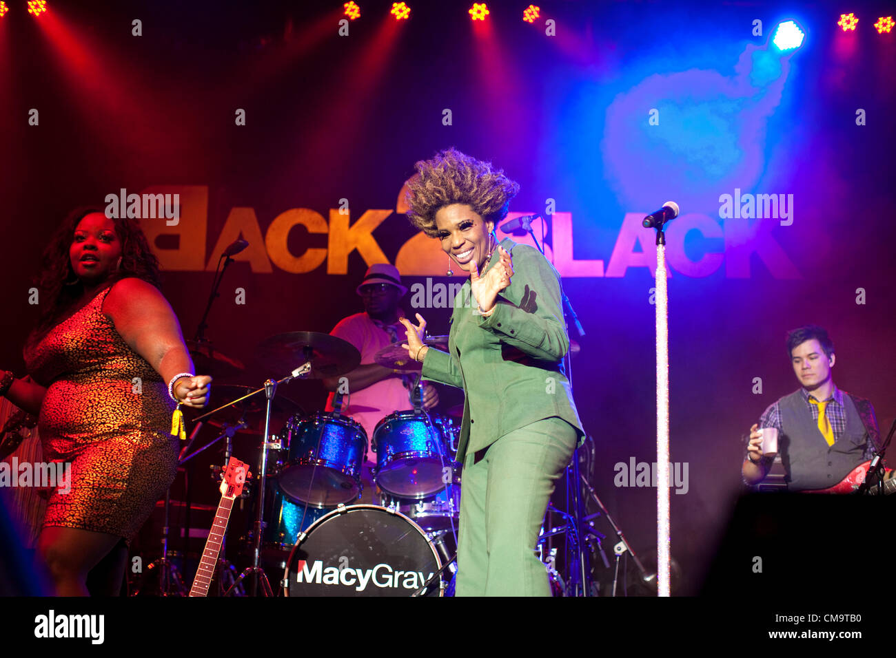 Back2Black Festival. Old Billingsgate Market, Londres, Royaume-Uni. 30.06.2012 Macy Gray joue sur scène principale à Back2Black, London festival Old Billingsgate Market, London, UK Banque D'Images