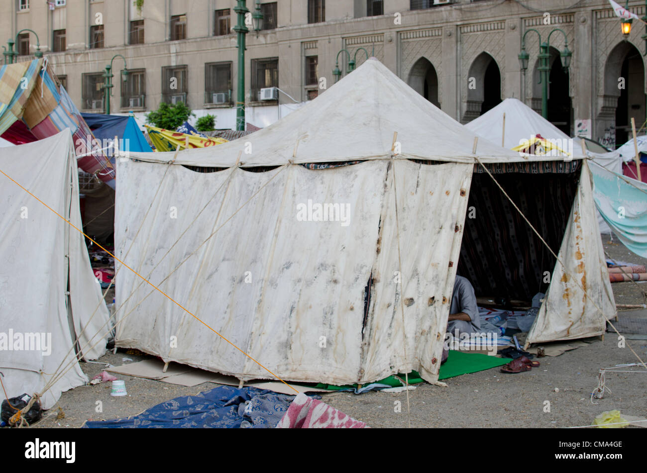 Les partisans de la candidate présidentielle Mohammed Morsi camper au Caire, la place Tahrir en Égypte le dimanche 01 juillet 2012. Banque D'Images