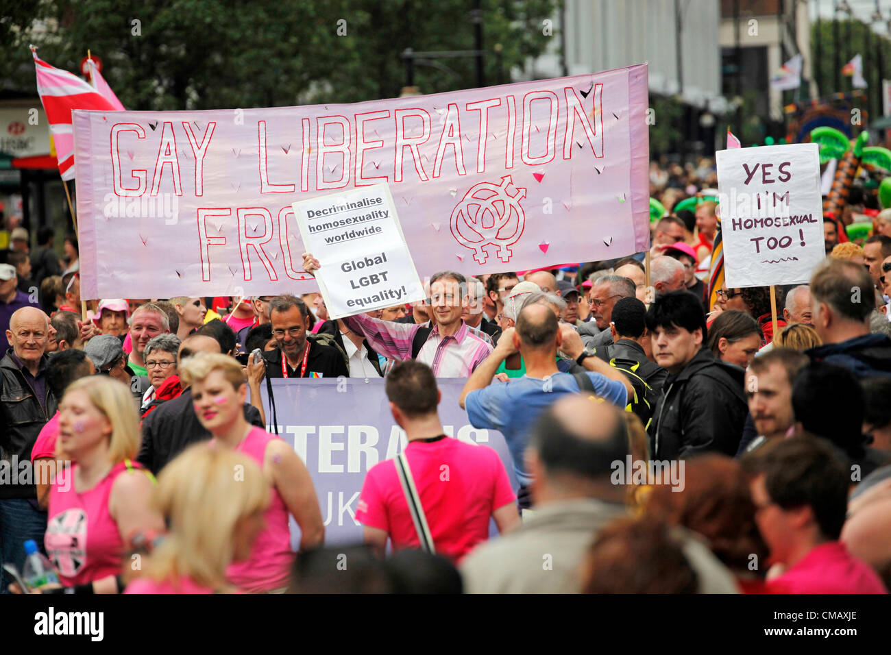 Londres, Royaume-Uni. 7 juillet 2012. Peter Tatchell marching in World Pride 2012, Londres, Angleterre Banque D'Images