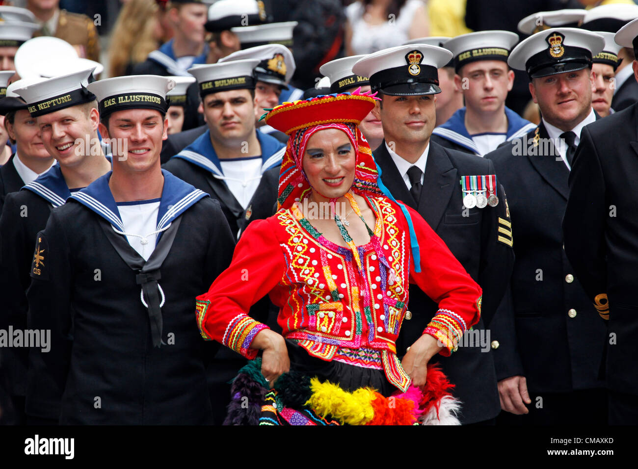 Londres, Royaume-Uni. 7 juillet 2012. Les membres de la Marine royale marchant dans la World Pride 2012, Londres, Angleterre Banque D'Images
