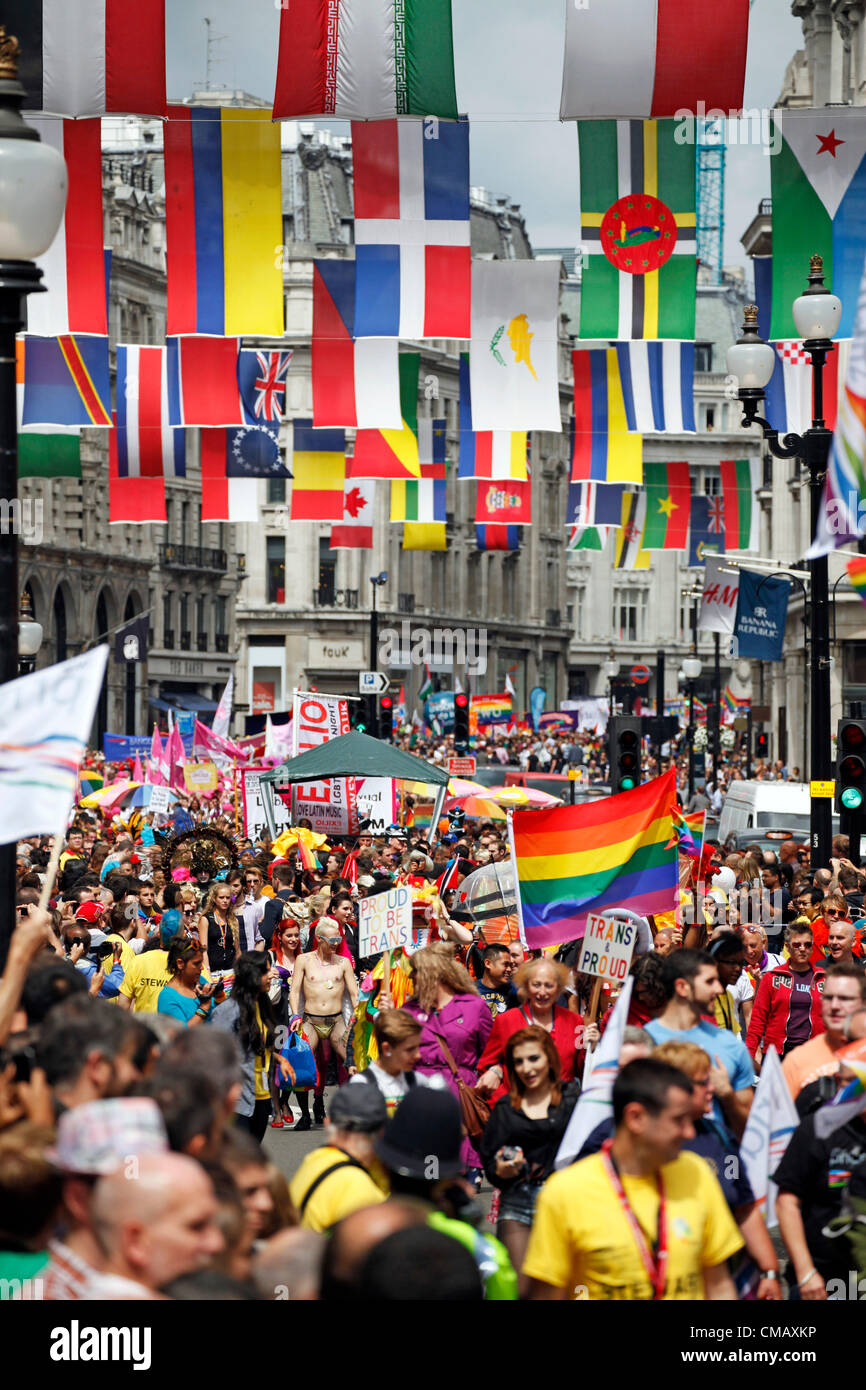 Londres, Royaume-Uni. 7 juillet 2012. Les participants à la marche de la rue Regent à la World Pride 2012, Londres, Angleterre Banque D'Images