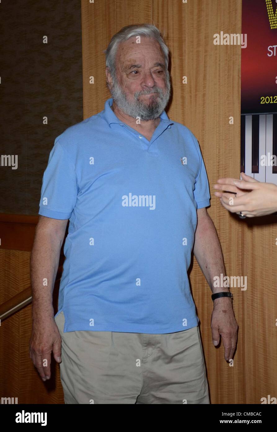 Stephen Sondheim en apparence en magasin pour nous déambulons le long rouleau : 2012 Rappel ! Cast Enregistrement Événements, Barnes et Noble Book Store, New York, NY 10 juillet 2012. Photo par : Derek Storm/Everett Collection Banque D'Images