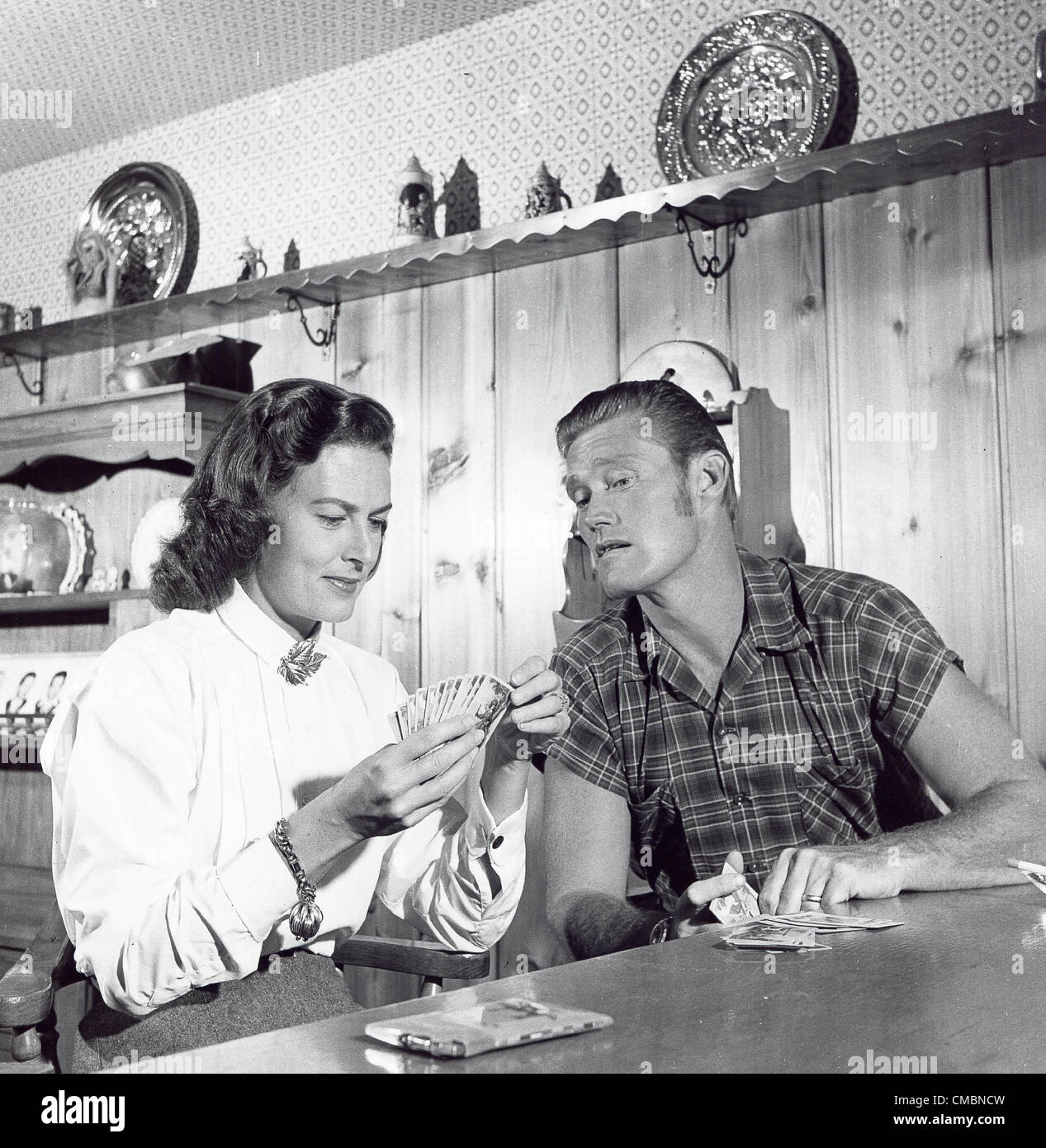 CHUCK CONNORS avec son épouse Elizabeth Jane Riddel.Fourni par Photos